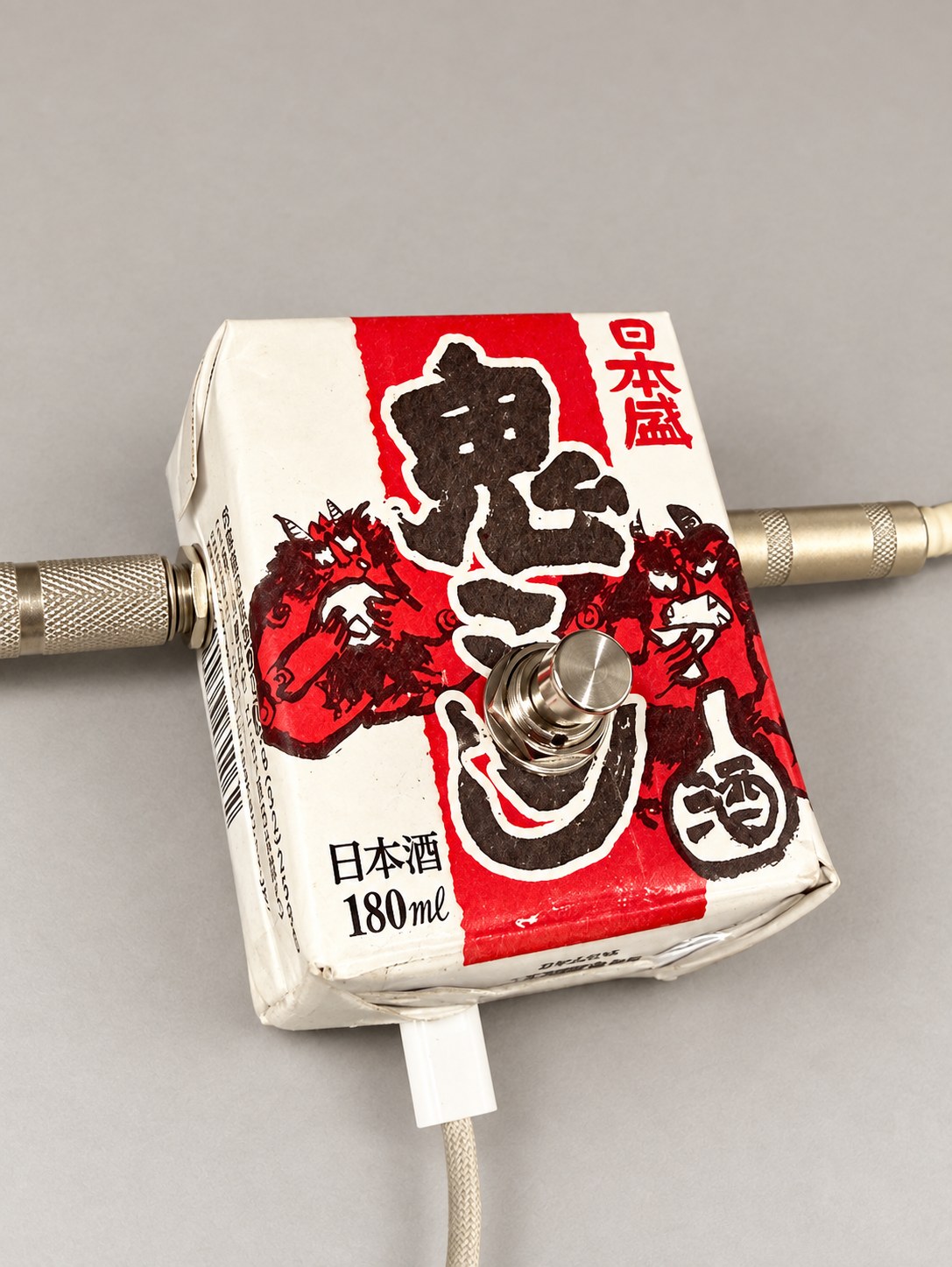 鬼ころしのパックを使ったOM-1本体とフットスイッチ